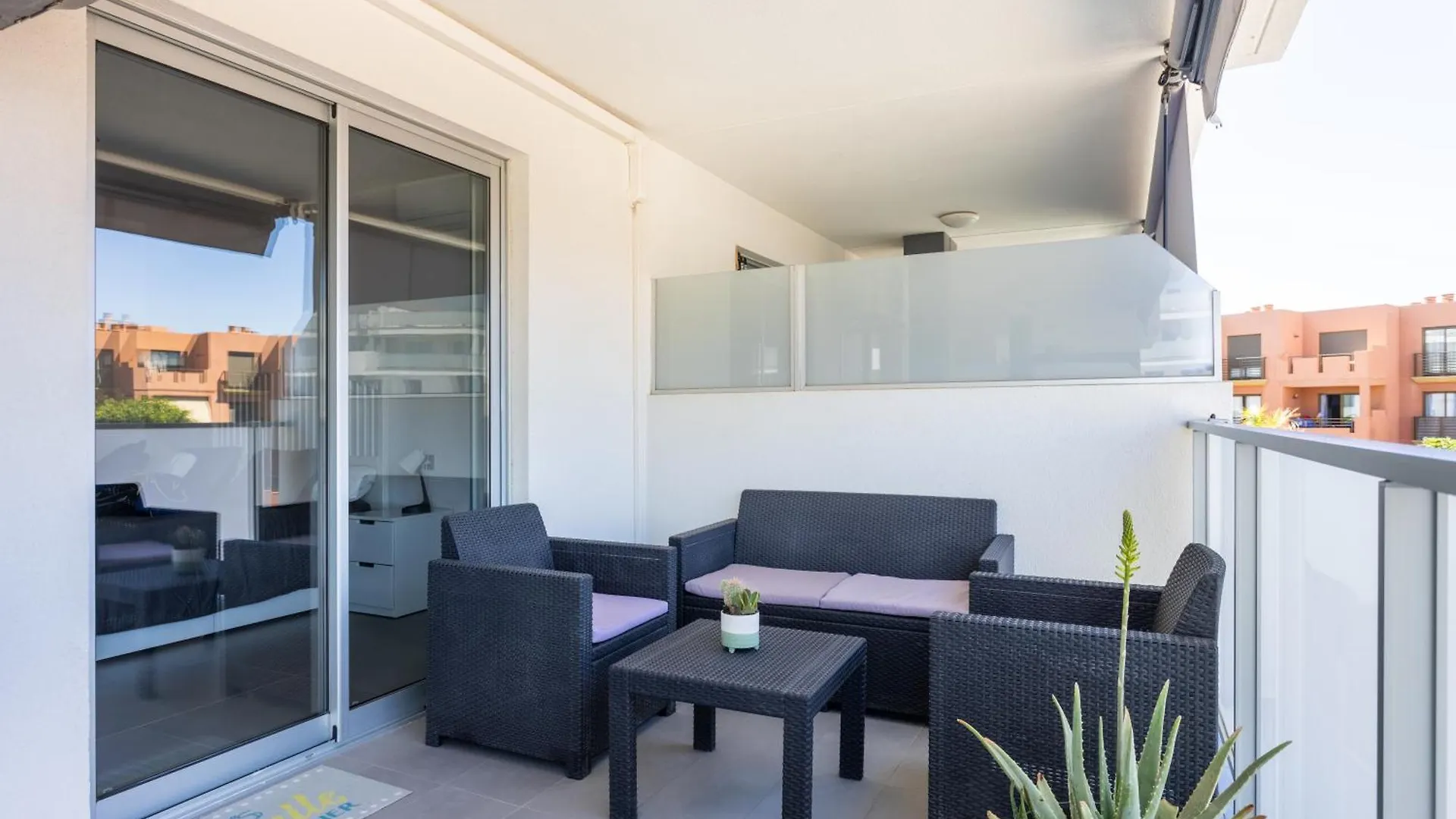 Sotavento Beachwalk By Sunkeyrents El Medano  El Medano (Tenerife)